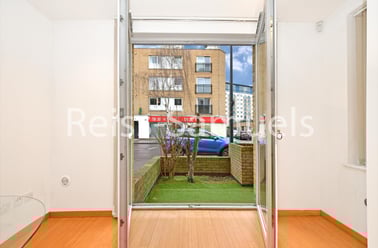 Westferry Road, Isle of Dogs, London - Image 2