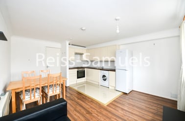 Ambassador Square, Isle of Dogs, London - Image 3