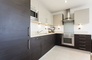 Fairmont Avenue, Poplar, London - Image 2