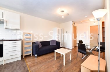 Ambassador Square, Isle of Dogs, London - Image 2