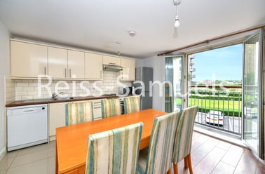 Westferry Road, Canary Wharf, London - Image 3