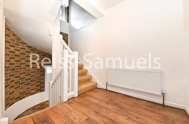 Ferry Street, Isle of Dogs, London - Image 3