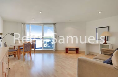 Newton Place, Isle of Dogs, London - Image 2