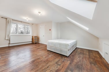 Ambassador Square, Isle of Dogs, London - Image 2