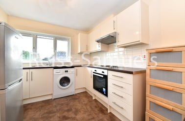 Ambassador Square, Isle of Dogs, London - Image 2