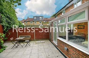 Ambassador Square, Isle of Dogs, London - Image 2