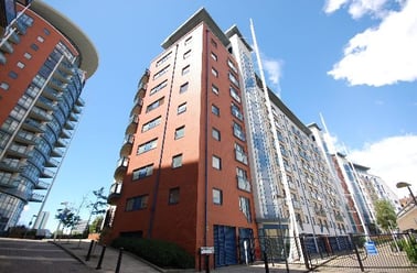 Newton Place, Isle of Dogs, London - Image 3