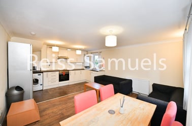 Lockesfield Place, Isle of Dogs, London - Image 3
