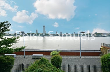 Newton Place, Isle of Dogs, London - Image 2
