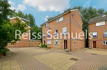 Ambassador Square, Isle of Dogs, London - Image 2