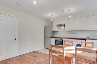 Oxley Close, Bermondsey, London - Image 3