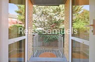 Westferry Road, Isle of Dogs, London - Image 3
