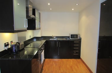 Cuba Street, Canary Wharf, London - Image 3