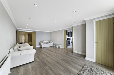Millennium Drive, Isle of Dogs, London - Image 3