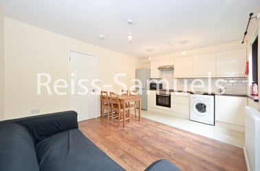 Oxley Close, Bermondsey, London - Image 2