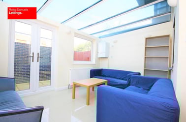 Ironmongers Place, Isle of Dogs, London - Image 3