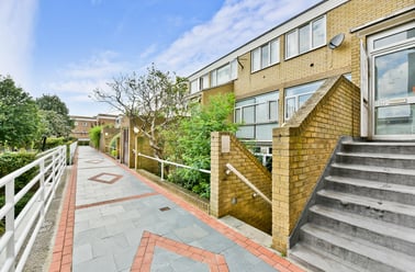 Whitebeam Close, Stockwell, London - Image 2