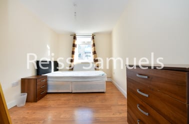 Glengarnock Avenue, Isle of Dogs, London - Image 3