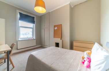 Kenmure Place, Near university, Preston - Image 2