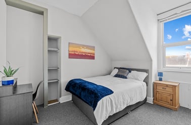 Queen Anne Terrace, City Centre, Plymouth - Image 3