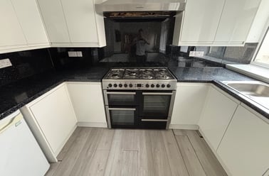 Salisbury Road, Near university, Plymouth - Image 3