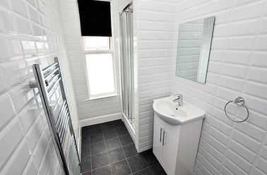 Queen Street, City Centre, Chester - Image 2