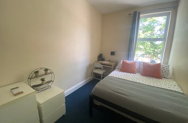 Monson Avenue, City Centre, Cheltenham - Image 2