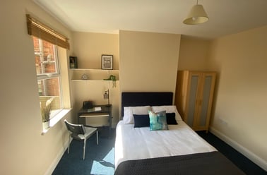 Monson Avenue, City Centre, Cheltenham - Image 2