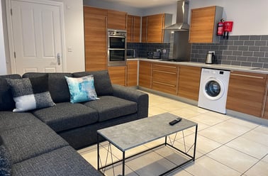 Longhorn Avenue, Kingsholm, Gloucester - Image 2