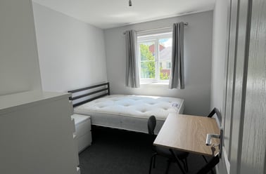 Longhorn Avenue, Kingsholm, Gloucester - Image 3