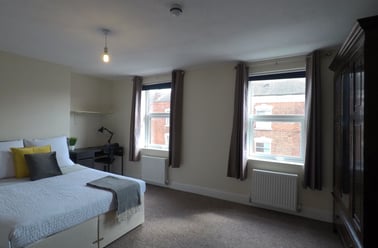 Cromwell Street, City Centre, Gloucester - Image 2