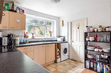 Cabell Road, Near university, Guildford - Image 3