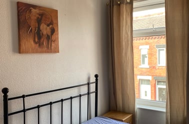 Mere Avenue, Weaste, Salford - Image 2