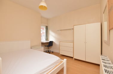 York Terrace, St james, Exeter - Image 2