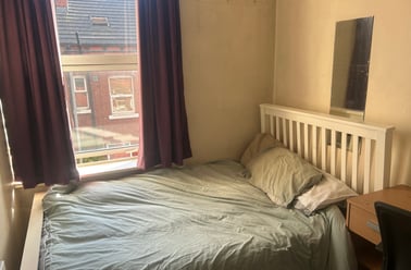 Harold Grove, Hyde Park, Leeds - Image 2