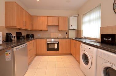 Bad Bargain Lane, Tang Hall, York - Image 3