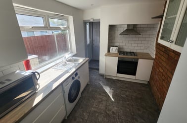 Gray Street , Abington, Northampton - Image 2
