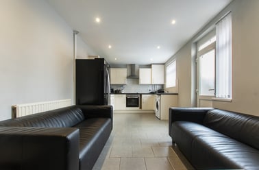 Dogfield Street, Cathays, Cardiff - Image 3