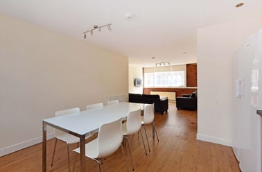 Bells Square, Devonshire Green, Sheffield - Image 3