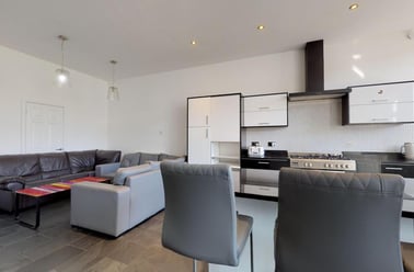 College Avenue, Mutley, Plymouth - Image 2