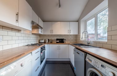 Cedar grove, Fallowfield, Manchester - Image 3