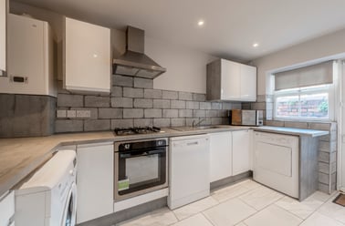 Cedar grove, Fallowfield, Manchester - Image 2