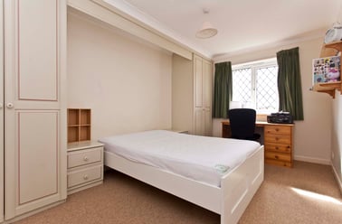 Smithson Close, Talbot village, Bournemouth - Image 2