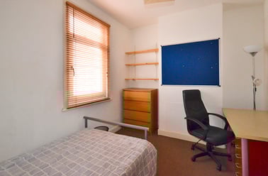 Diamond street, Groves, York - Image 3