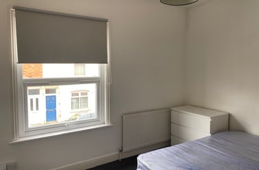 Cloutsham Street, Near university, Northampton - Image 3