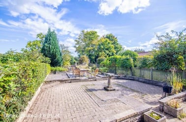 The Crescent, Heslington, York - Image 2