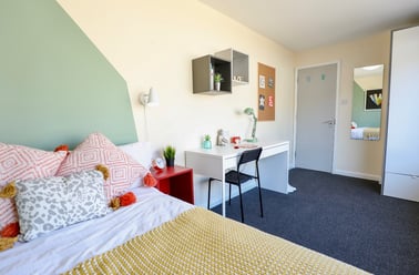 Brentwood Crescent, Bevendean, Brighton - Image 2