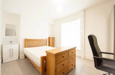 Western Street, Neath, Swansea - Image 3