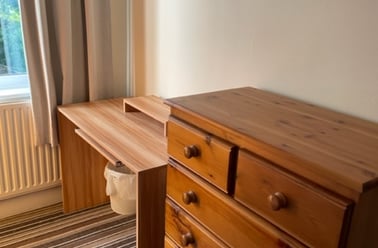 Honeysuckle road, Near university, Southampton - Image 3