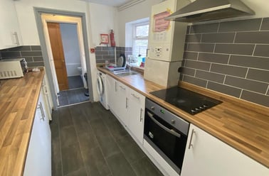 Comer Road, St Johns, Worcester - Image 2